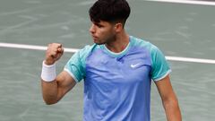 Alcaraz se reconcilia con la victoria en la pista cubierta de París