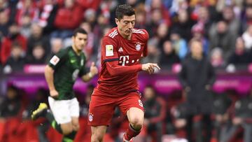 Lewandowski supera a Pizarro como máximo goleador extranjero de la Bundesliga