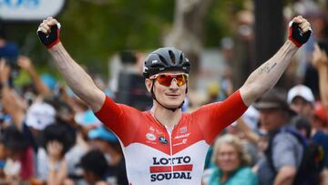Lotto-Soudal rider Andre Greipel of Germany wins the final stage of the 2018 Tour Down Under cycling race in Adelaide on January 21, 2018. / AFP PHOTO / BRENTON EDWARDS / -- IMAGE RESTRICTED TO EDITORIAL USE - STRICTLY NO COMMERCIAL USE --