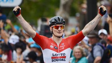 Lotto-Soudal rider Andre Greipel of Germany wins the final stage of the 2018 Tour Down Under cycling race in Adelaide on January 21, 2018. / AFP PHOTO / BRENTON EDWARDS / -- IMAGE RESTRICTED TO EDITORIAL USE - STRICTLY NO COMMERCIAL USE --