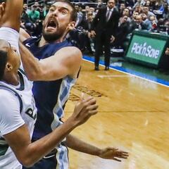 Marc se queda corto y los Bucks, tres de tres con Eric Bledsoe