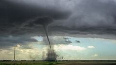 Extreme weather warnings are now active in Chicago. When was the last time a tornado touched down in the city?