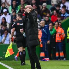 Giráldez, sobre la molestia de Aspas: “Esperemos que no sea nada”