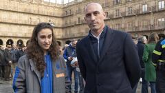 Rubiales y Nahikari durante la presentaci&oacute;n ayer del trofeo de la Supercopa Femenina. 