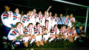 Estados Unidos con la Copa del Mundo en 1991.