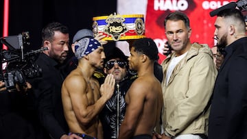 NEW YORK, NEW YORK - JANUARY 30: Shakur Stevenson and Te�fimo L�pez face off during the Ring 6 weigh in at The Theater at Madison Square Garden on January 30, 2026 in New York City. Ishika Samant/Getty Images/AFP (Photo by Ishika Samant / GETTY IMAGES NORTH AMERICA / Getty Images via AFP)