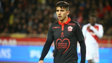 Youcef Atal, lateral argelino del Niza que ser&iacute;a pretendido por Atl&eacute;tico de Madrid.