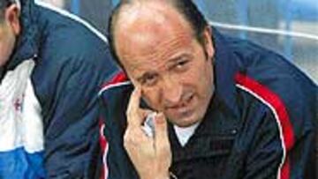 <B>CONVENCIDO</b>. Lotina piensa que su renovación está próxima, aunque no sabe cuando se concretará.