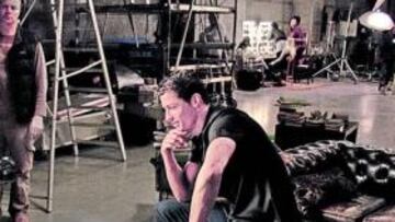 <b>CUATRO HORAS DE RODAJE. </b>Cristiano posó con bellas mujeres en distintos ambientes en el 'spot'.