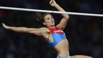 Jenn Suhr-Stuczynski le quitó el título a Yelena Isinbayeva