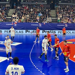 Jordi Ribera mantiene el bloque del Europeo para el estreno en Eurocup