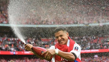 Alexis Sánchez puede dejar Arsenal. Tiene ofertas de Bayern Munich y Manchester City.