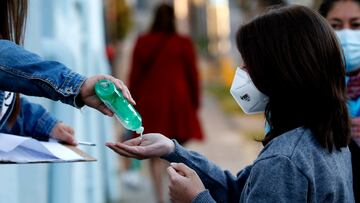 Vina del Mar, 23 de febrero de 2022.
Alumnos del colegio Profesor Huguet del cerro Recreo asisten a su primer dia de clases bajo estrictas medidas para evitar el contagio del Coronavirus.
Andres Pina/Aton Chile 