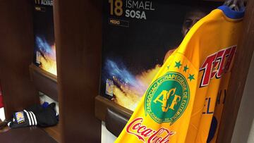 Tigres honra al chapecoense llevando su escudo