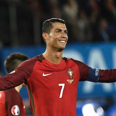 Austrian fans to Cristiano Ronaldo: "Messi, Messi!"