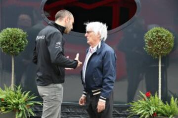 Bernie Ecclestone y el director gerente de Renault Cyril Abiteboul.