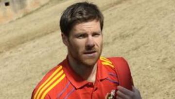 Xabi Alonso llega a cuartos advertido de suspensión