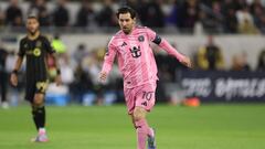 Afición de LAFC causa polémica por pancarta a Messi