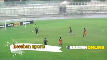 Se entera de que sus compañeros han amañado el partido por las apuestas y decide vengarse así