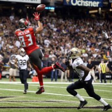 Vincent Jackson WR de Tampa Bay Buccaneers recepcionando para TD.