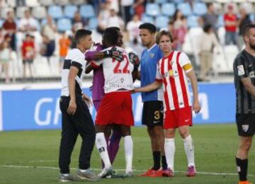 Saludos Kameni, Thomas y Corona