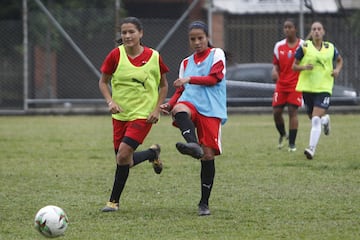 Deportivo Independiente Medellín se prepara para el partido de ida de la final de la Liga Águila Femenina ante América de Cali.