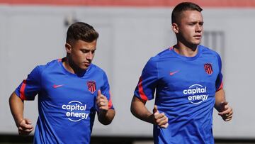Germán Valera y Borja Garcés en el entrenamiento del Atlético.