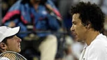 Nalbandián sorprende a El Aynaoui y ya está en semifinales