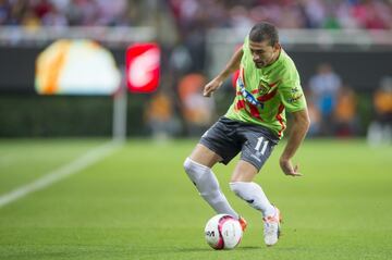 El extremo derecho es un elemento con profundidad y versatiblidad. Fernández pertenece a Tigres, pero está prestado con Juárez. El torneo anterior jugó la mayoría de los partidos donde sólo dio dos asistencias. 