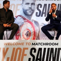 Saunders apunta a Canelo y GGG tras firmar con Matchroom