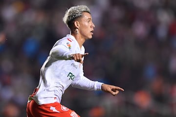 El ex de Necaxa cerró un brillante Apertura 2019, torneo en el que se consolidó como uno de los mejores laterales de la Liga MX, además de que llegó a Selección Mexicana. Ya se encuentra en pretemporada con el Rebaño.