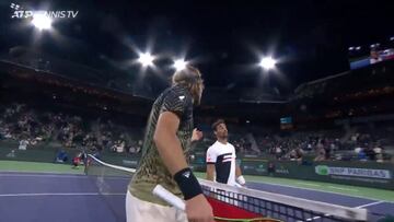 La discusión de Fognini con Tsitsipas en la red