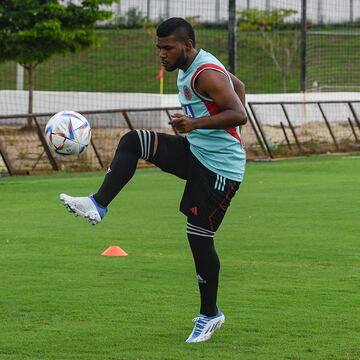 Último día de trabajo del equipo colombiano bajo la dirección de Néstor Lorenzo en Barranquilla. La tricolor completa el segundo microciclo de octubre.