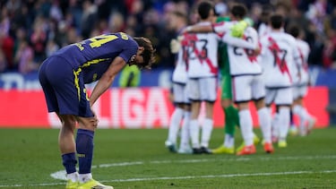 Soccer Football - LaLiga - Rayo Vallecano v Atletico Madrid - Estadio Municipal de Butarque, Leganes, Spain - February 15, 2026 Atletico Madrid's Robin Le Normand looks dejected after the match REUTERS/Ana Beltran