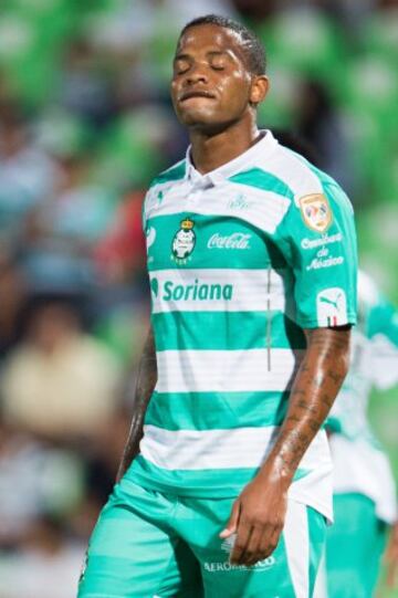 Gran velocidad por los extremos.