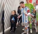 El Imperdible momento entre Messi y Dibu con un niño