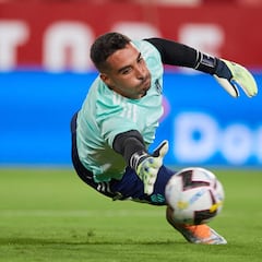 Sergio Asenjo, duda para el Camp Nou