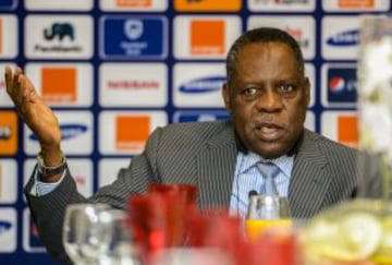 12. Issa Hayatou. Este camerunés es el presidente de la Confederación Africana de Fútbol.