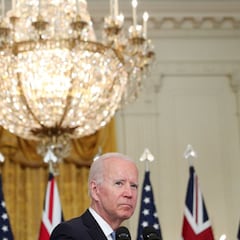 How many Americans does Biden's vaccine mandate apply to?