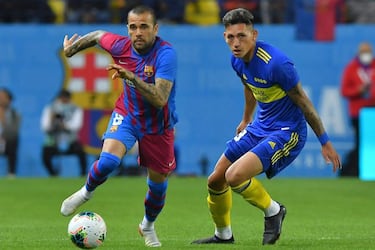 Barcelona: Aguero salary gesture paves way for Dani Alves