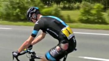 Chris Froome se cayó: "Sólo ha sido un susto, no hay nada roto"