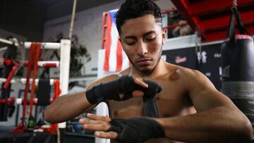 Horario, canal de TV y cómo ver la pelea online José Martínez - Alejandro Santiago. Todos los Rounds minuto a minuto. 24 de marzo. Título Supermosca OMB