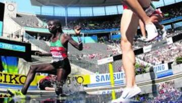 <b>PASANDO LA RÍA. </b>Marta Domínguez, en la serie de ayer.