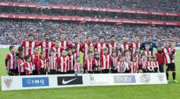 El once inicial del Athletic de Bilbao. De pie: San José, Raúl García, Laporte, Susaeta, Gurpegi, Lekue, Bóveda, Mikel Rico, Merino, Iraizoz y Muniain