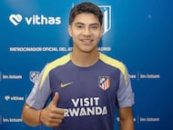 MADRID, 02/02/2026.- El nuevo jugador del Atlético de Madrid, el mexicano Obed Vargas, último fichaje rojiblanco antes del cierre del mercado. EFE / At.Madrid ***SOLO USO EDITORIAL / SOLO USO DISPONIBLE PARA ILUSTRAR LA NOTICIA QUE ACOMPAÑA/ (CRÉDITO OBLIGATORIO)***