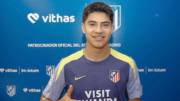 MADRID, 02/02/2026.- El nuevo jugador del Atlético de Madrid, el mexicano Obed Vargas, último fichaje rojiblanco antes del cierre del mercado. EFE / At.Madrid ***SOLO USO EDITORIAL / SOLO USO DISPONIBLE PARA ILUSTRAR LA NOTICIA QUE ACOMPAÑA/ (CRÉDITO OBLIGATORIO)***