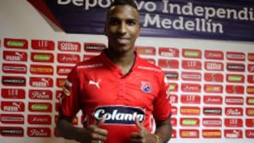 El volante llega a préstamo por un año con opción de compra.