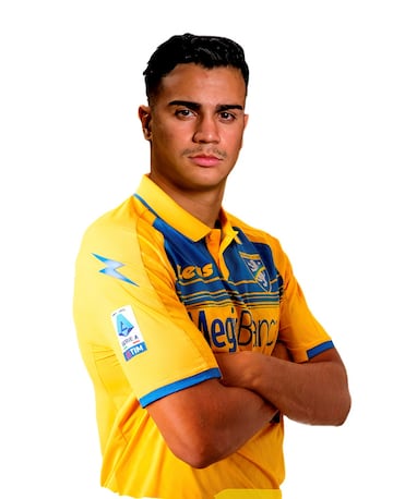 El 迆ltimo d赤a de mercado se hizo oficial su fichaje por el Frosinone, equipo reci谷n ascendido a la Serie A, en la que es su tercera cesi車n desde que llegase en 2020. Cost車 30 millones y todav赤a no ha demostrado el f迆tbol que atesoran sus botas, pero no se le pierde la fe. Con contrato hasta 2026, retornar芍 a Chamart赤n a final de temporada y se volver芍 a analizar si est芍 listo. O no.