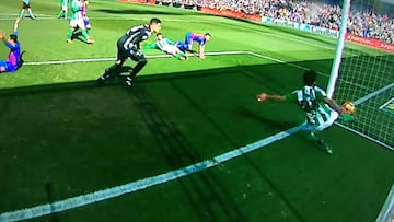 El árbitro se equivocó y no concedió un autogol del Betis