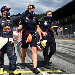 Red Bull ve con buenos ojos la renovación de Checo Pérez